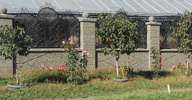 garduri din placi prefabricate